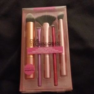 Real Techniques makeup brushes